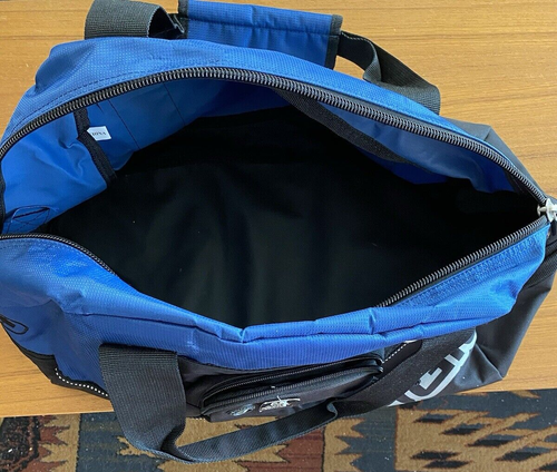 Legends Apparel Duffle Bag Blue & Black 20”x10”x8” Audio Pocket (missing strap) - Picture 6 of 6