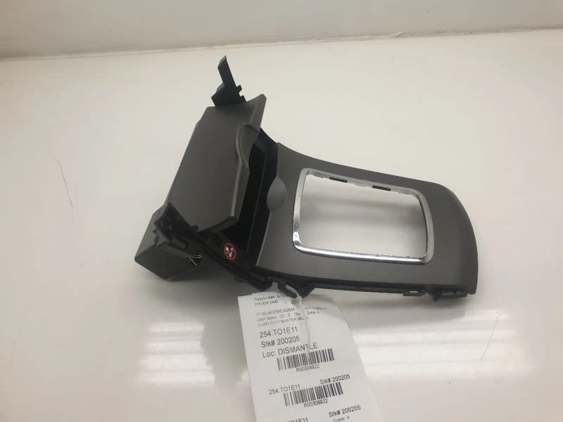 Toyota Corolla S 2011 montaje de bisel de cambio  Foto 3 de 4