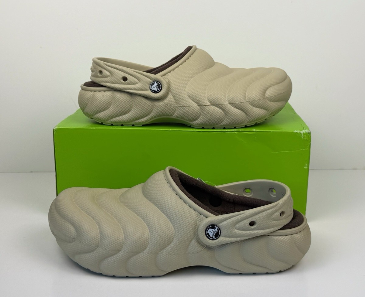 Crocs Classic Lined Overpuff Clogs Size Mens 9/Womens 11  display picture 3