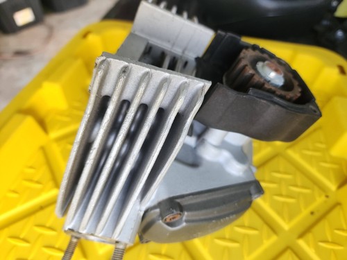 Ducati Monster 600 00 01 Vertical Cylinder Head - Picture 6 of 14