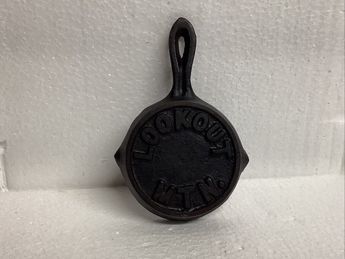 Rock City Lookout Mountain Cast Iron Skillet Ashtray Souvenir - Picture 2 of 3