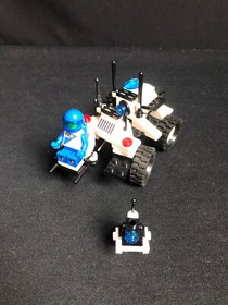 LEGO 1621 Classic Space Futuron Lunar MPV Vehicle from 1990