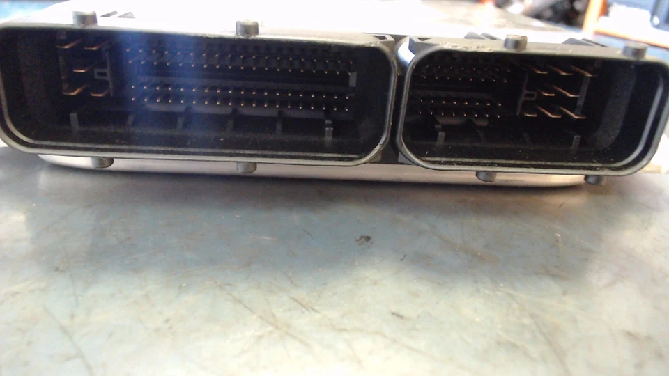 Centralina Iniezione BFC 8E0907401Q 0281011135 AUDI A4 Cabriolet 2.5 TDI - Immagine 3 di 3