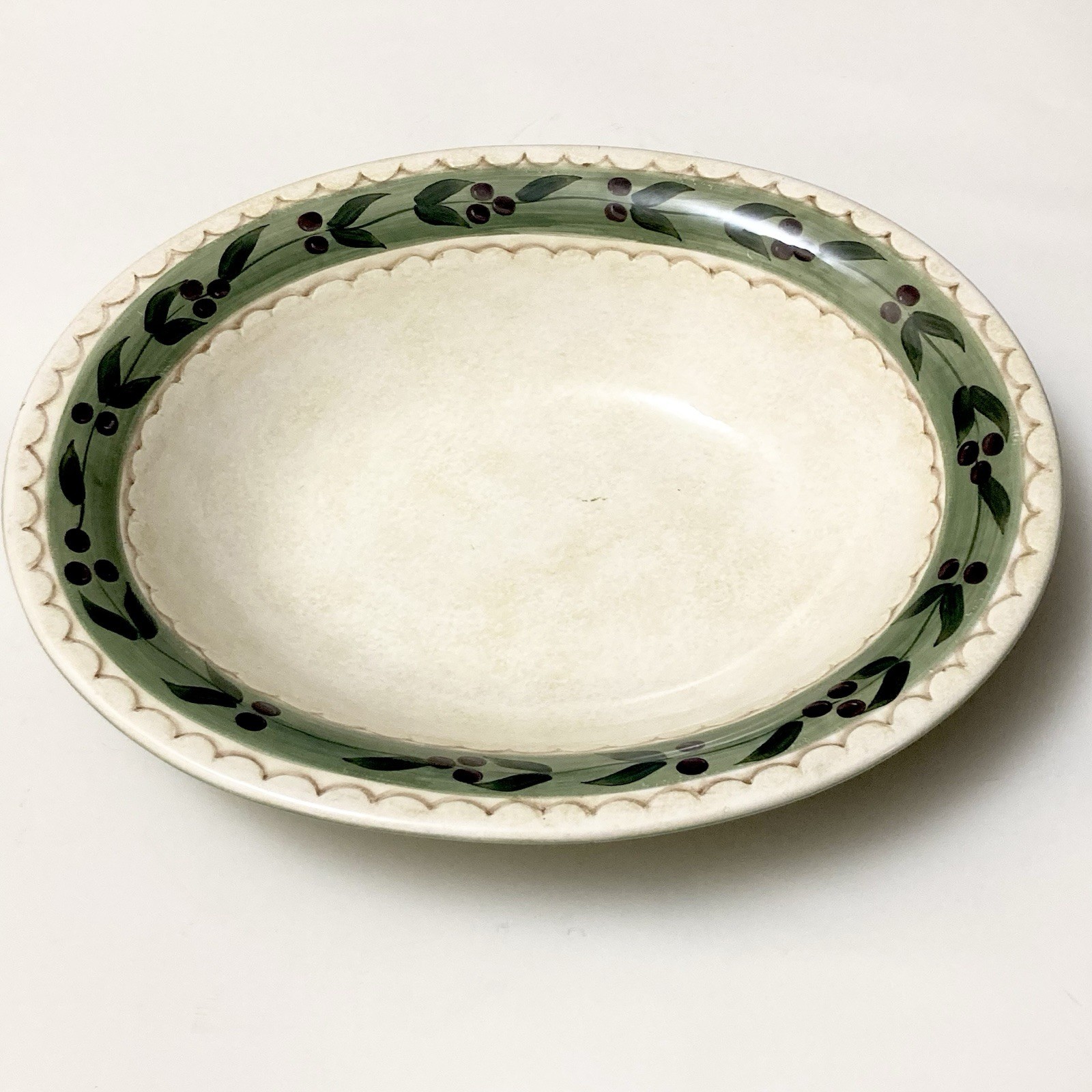 Oneida Oliveto Cuenco Grande Ovalado 14.5" Gres Aceitunas Verde Pintado a Mano