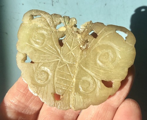 2 PIECES OF ANTIQUE CLAMBROTH JADE CARVED MOTH BUTTERFLY & BIRD - Picture 4 of 9