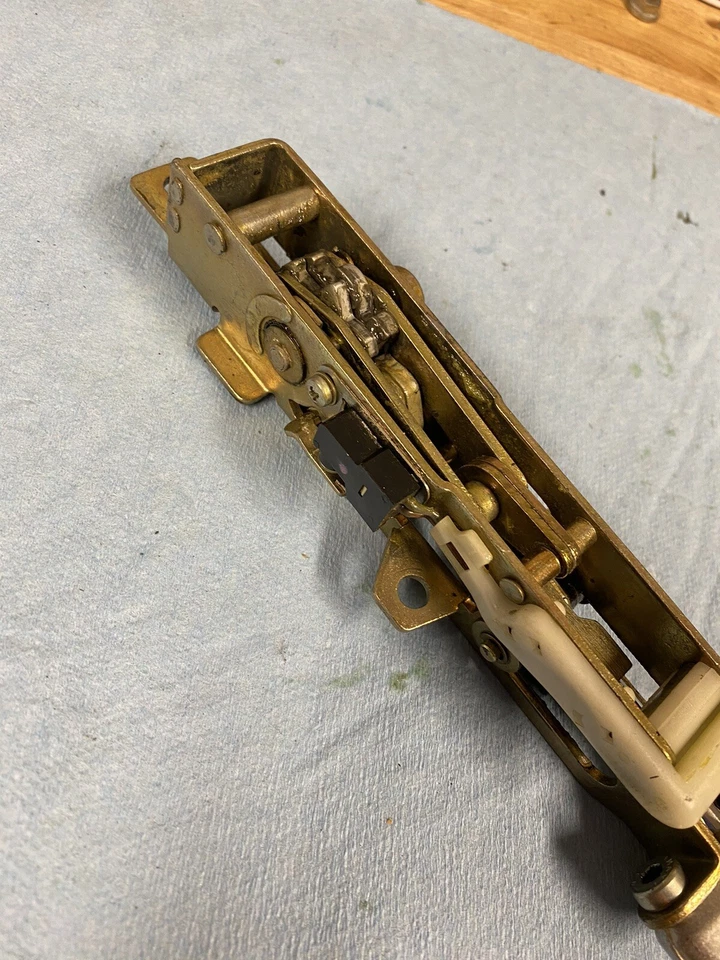 Cilindro de bloqueo delantero hidráulico reconstruido 90-02 mercedes r129 sl 1298001672 Foto 4 de 4