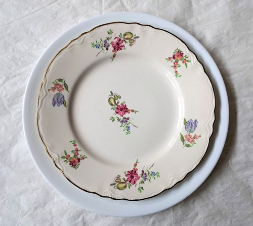 Set of 12 Homer Laughlin PRISCILLA 7-3/8" Pie Plates, Household Institute (1950) - Picture 4 of 11