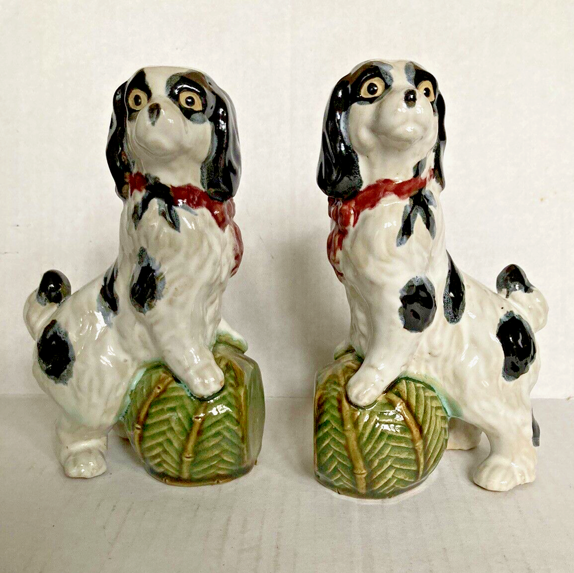 Vintage Majolica Staffordshire Style King Charles Spaniel Dog Ceramic Bookends