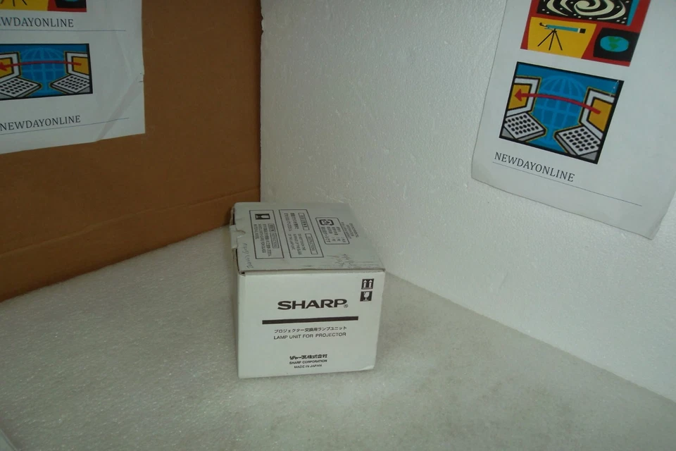 Sharp BQC-XGC50X 1 lámpara y carcasa XGC50XU para proyectores Sharp genuinos OEM NUEVO Foto 3 de 3