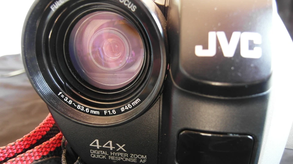 JVC GR-AXM43 Compact VHS C Camcorder FOR PARTS Error E03 - Immagine 3 di 4