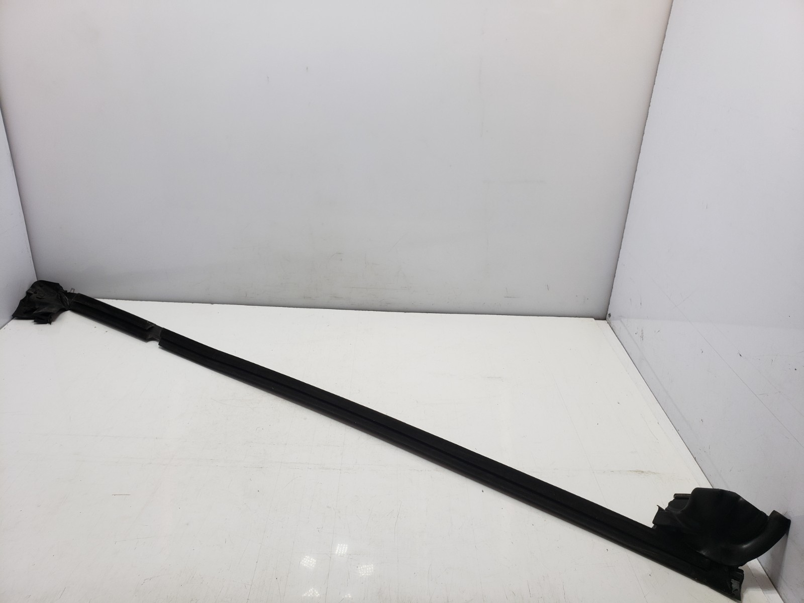 ✅ 03-10 OEM Bentley Continental GT Front Left Door Weatherstrip Seal Chrome