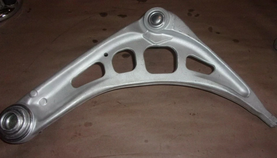 97-03 BMW 323i 325i 328i FRONT RH PASSENGER SIDE LOWER CONTROL ARM - Image 2 of 4