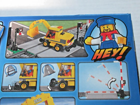 Lego CITY 7936 ~ LEVEL CROSSING ~ Retired NISB train track LIMITED EDITION  New