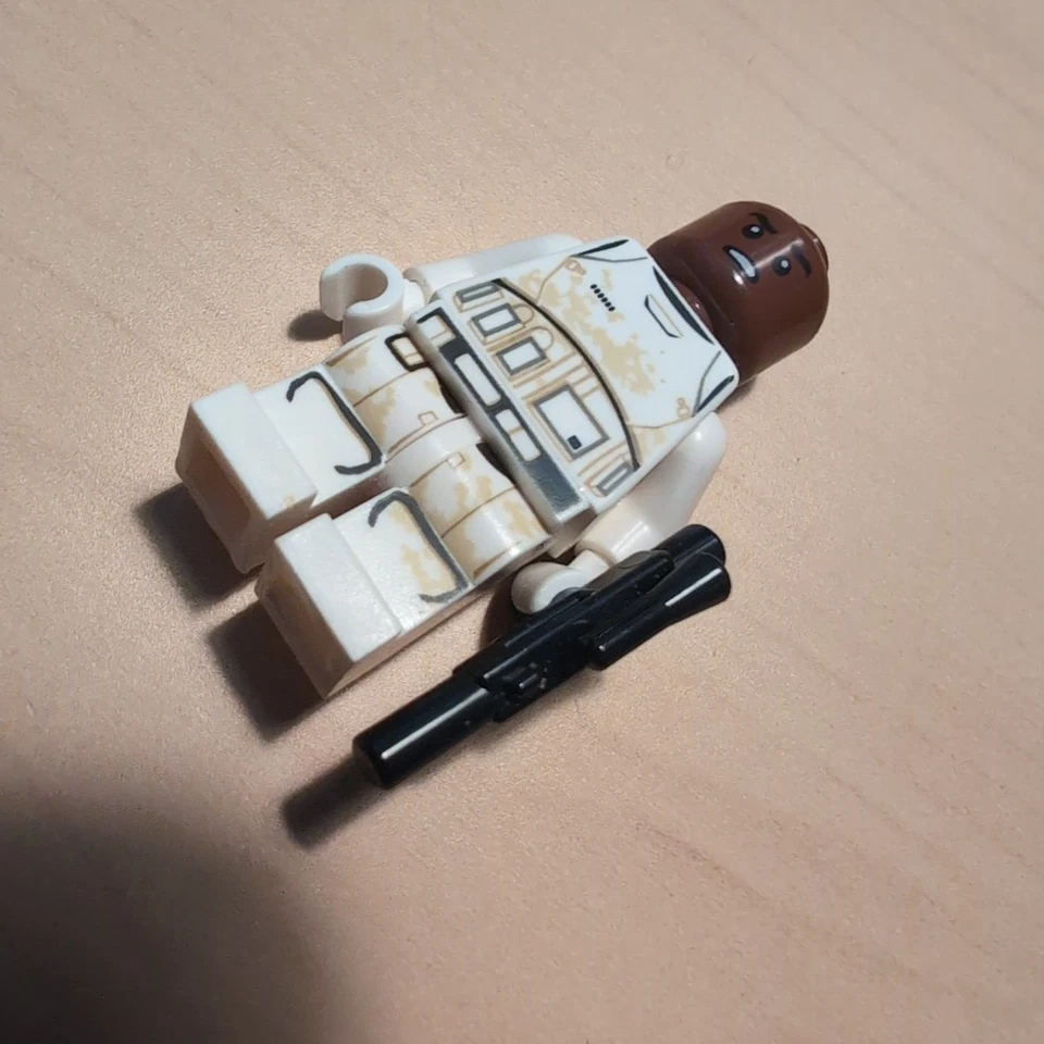 乐高星球大战芬兰人 (FN-2187) 迷你人偶 30605 迪士尼冲锋队 无头发  — 第 3/4 张图片