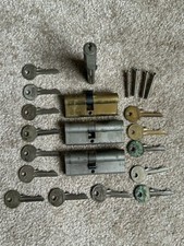 6 euro cylinder lock keyed alike (same key fit all) 14 keys, one thumb turn