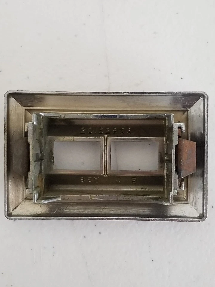 Interruptor de ventana eléctrica GM 1978-1987 OEM 20152958 lado izquierdo, El Camino, Monte, Malib Foto 3 de 4