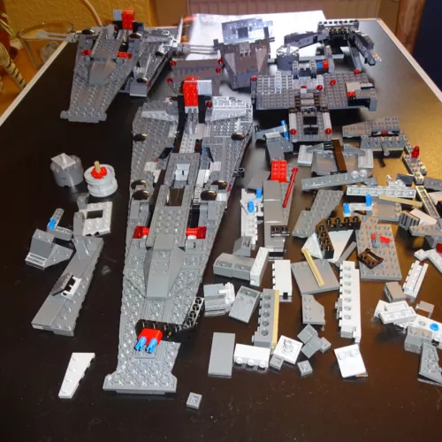 Lego- 75104-Star Wars- Kylo Rens  - Mit Bauanleitung - evtl. Komplett - MIT OVP.