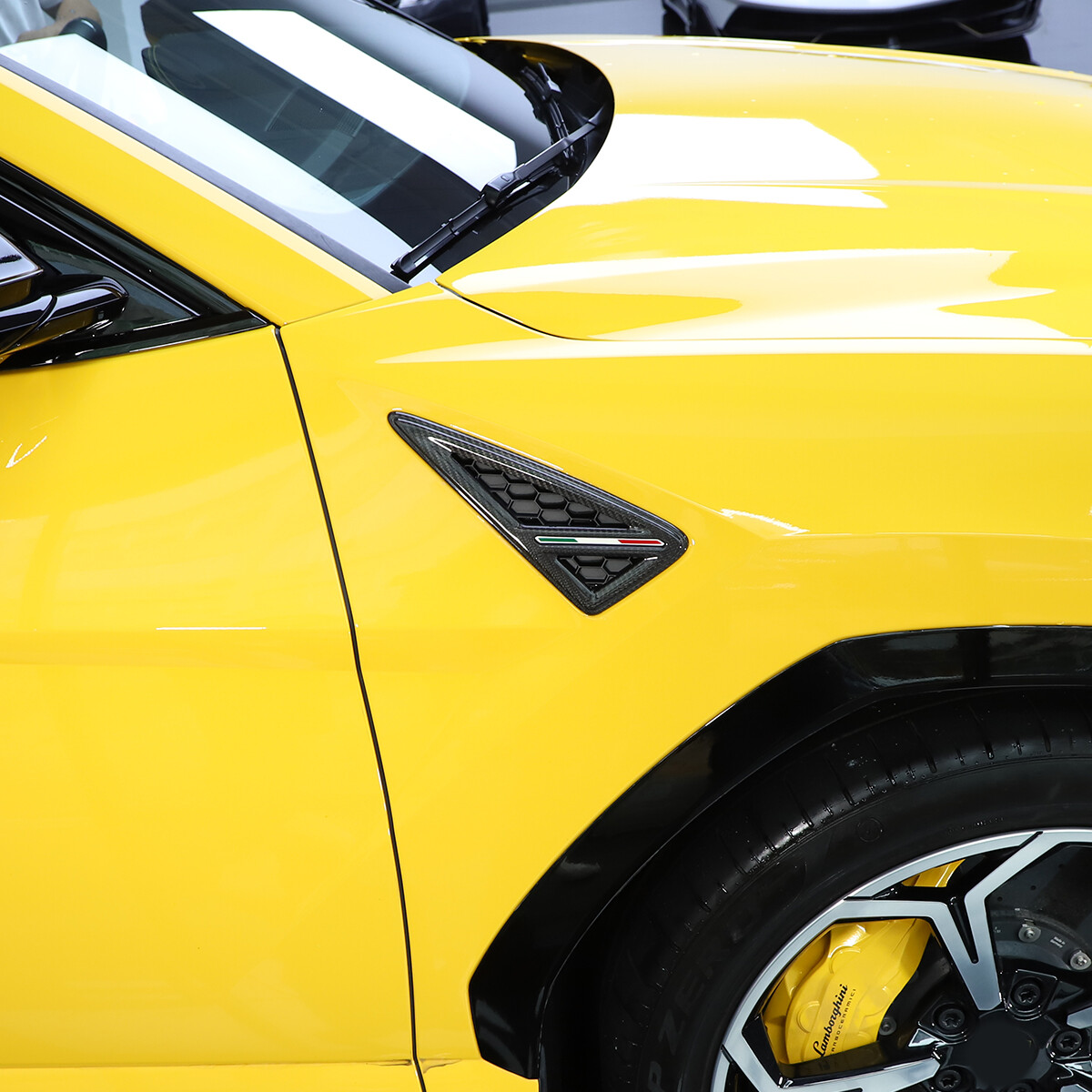 Real Carbon Fiber Side Fender Cover Trim Fit for LAMBORGHINI URUS 2018-2021 2PCS