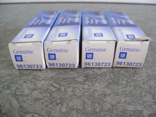 96130723 BKRGE 11 OEM Spark Plugs 1.6 Aveo NGK R 4-pcs X4 FREE SHIPPING - Picture 3 of 13