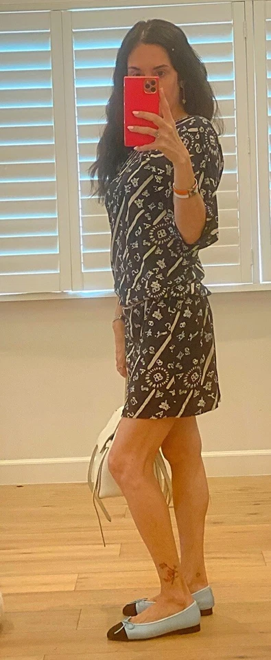 Mini Vestido Balenciaga.T’s Azul Marino Con Letras Crema y Azul Talla Pequeña Foto 2 de 4