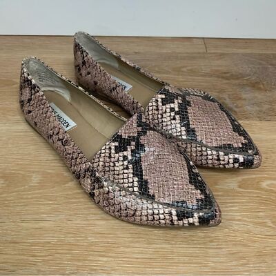 Steve Madden Pointed Toe Snake Skin Loafers