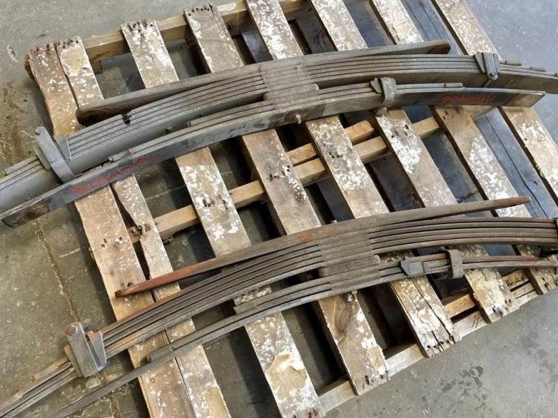 USADO Chevy 00 C3500 Par de MUELLES DE HOJA TRASEROS 9 hojas enviados 29638 Foto 3 de 4