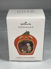 Hallmark Keepsake Happy Halloween Pumpkin Ser...