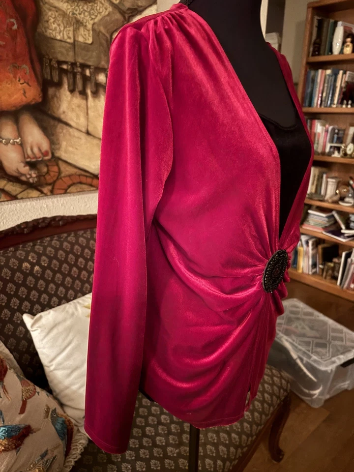 Elementz Women's Burgundy & Black Velvet Blouse Beads Accent Long Sleeves Sz.M - Image 3 of 4