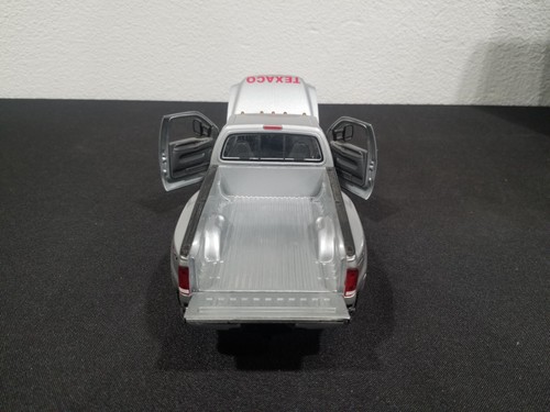 MATCHBOX 1999 FORD F350 SUPER DUTY 4x4 TEXACO DEALER TRUCK 1:24 SCALE DIECAST - Picture 20 of 20