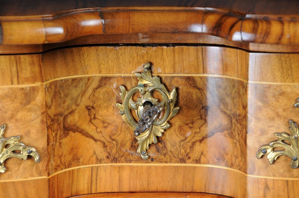 Beautiful Antique Dresden Chest of Drawers, Oak with Walnut Veneer