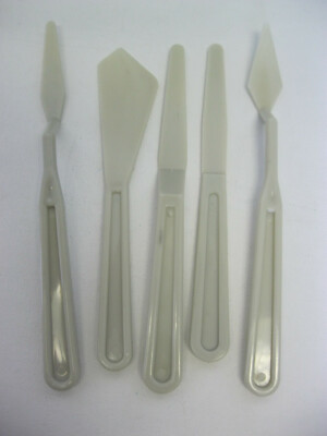 Set of 5pcs artist assorted plastic palette knives 