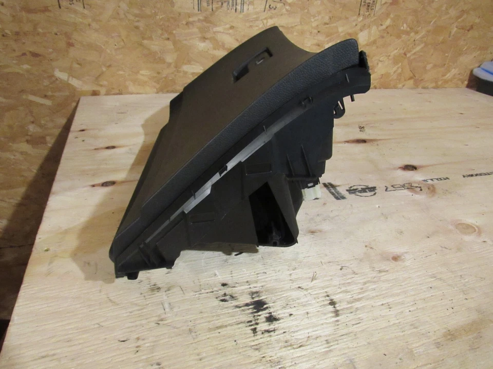 Infiniti G37 2008-2013 sedán guantera compartimento caja Foto 4 de 4