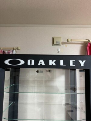 Oakley Display Showcase 89.5 x 183 x 53cm Fashion Accessories