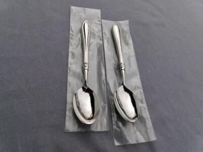 ONEIDA CUBE GLOSSY STAINLESS *SHERATON* ( LOT OF 2 ) TEASPOONS NEW