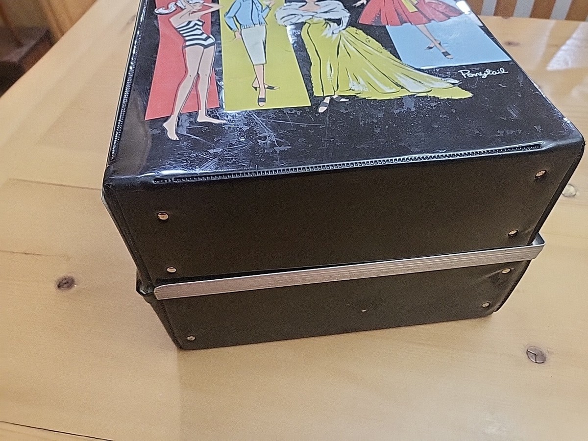 1959 Barbie Carrying Case With Original Ken And Barbie With