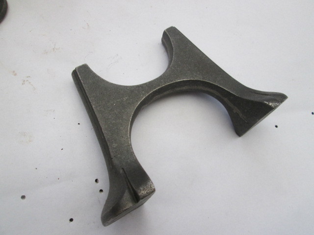 Traditional Vintage retro Old style Cast iron feet for old reclaimed ...