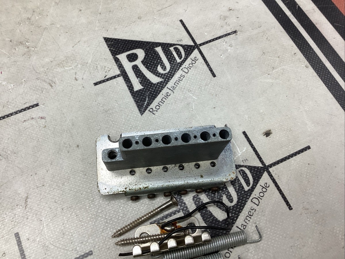 80's Aria Pro II Japan The Cat ACT/EX 2 Point Tremolo Bridge