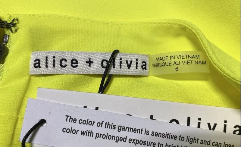 Alice + Olivia Women's Yellow Pleated Mini Skirt Size 6 - Image 3 of 4