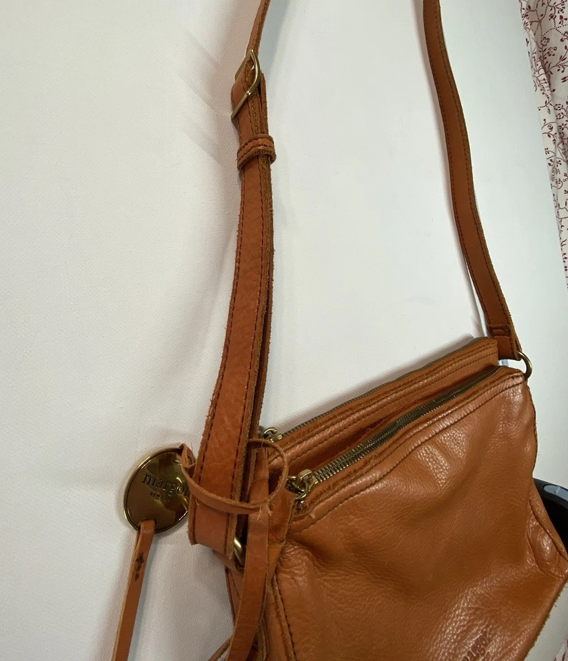 Bolso de Hombro Ajustable Margot New York Cuero Coñac Triple Bolsillo Cartera Cremallera Foto 4 de 4