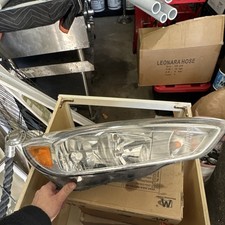 2015 2016 2017 2018 Ford Focus Headlight Right Passenger Side Rh Oem Used Chrome