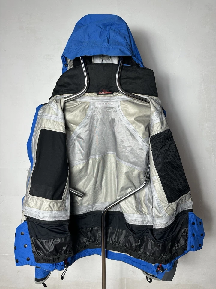 Chaqueta cortavientos con capucha para hombre M/50, Mammut GoreTex XRC, abrigo, precio de venta sugerido por el fabricante 400 $ Foto 2 de 4