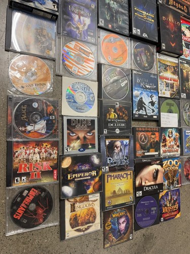 Mega lotto 70 giochi videogiochi vintage PC alcuni con scatole StarCraft Diablo Warcraft - Foto 9 di 14