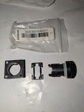 NEW GENUINE SIEMENS 3SB3001-0AA51 PUSH BUTTON 
