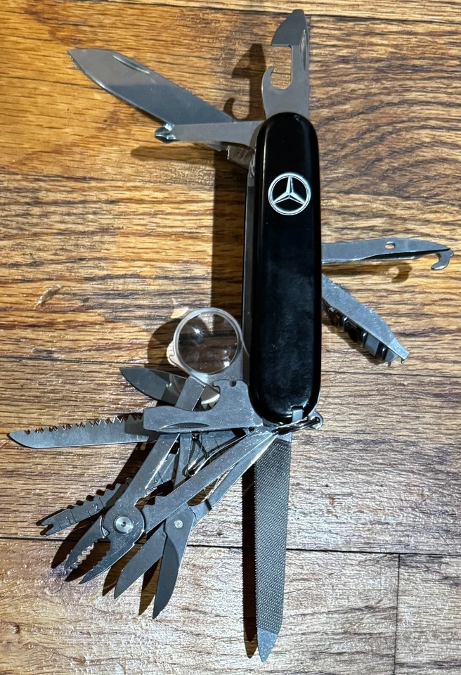 Mercedes Benz x Victorinox SwissChamp 91mm - Swiss Army Knife w/ Leather Pouch - Image 4 of 4