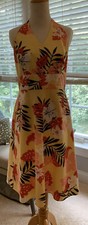 Ann Taylor Yellow Floral Dress Size 8. Zipper Back. GREAT condition