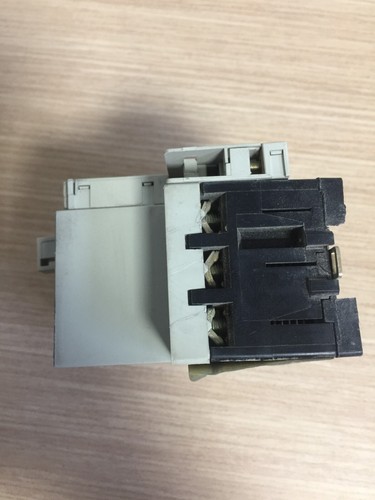 TELEMECANIQUE Motor Circuit Breaker Protector 1.6-2.5 Amp GV1 M07 - Picture 4 of 5
