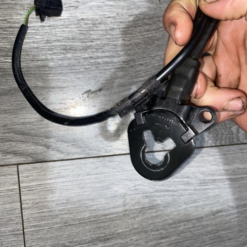 Audi A6 C6 Seatbelt Buckle Pretensioner Fits front right Or left 8E0857755D - Picture 6 of 9