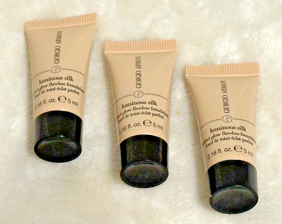 GIORGIO ARMANI - Set of 3 - Luminous Silk Flawless Foundation Mini's - Shade #11 - Image 2 of 3