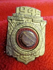 1945 CAPTAIN MIDNIGHT SECRET SQUADRON DECODER PIN BACK RADIO PREMIUM