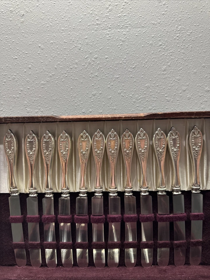 Rogers Bros Old Colony 1847 42 piezas Juego de cubiertos estuche incluido Foto 2 de 4